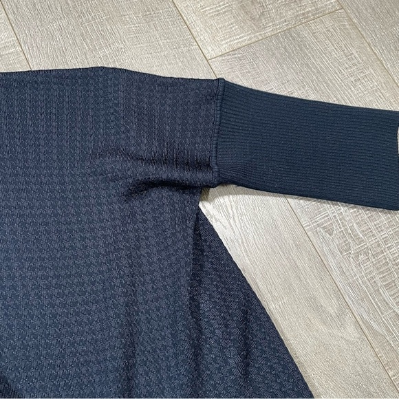 ST JOHN SPORT Loose fit Knit Sweater Size L Navy full zipper - Picture 3 of 15